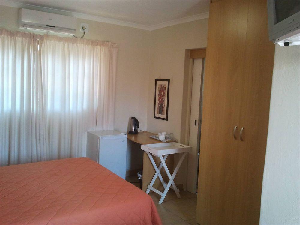 Country Link Guest Lodge Komatipoort Kültér fotó