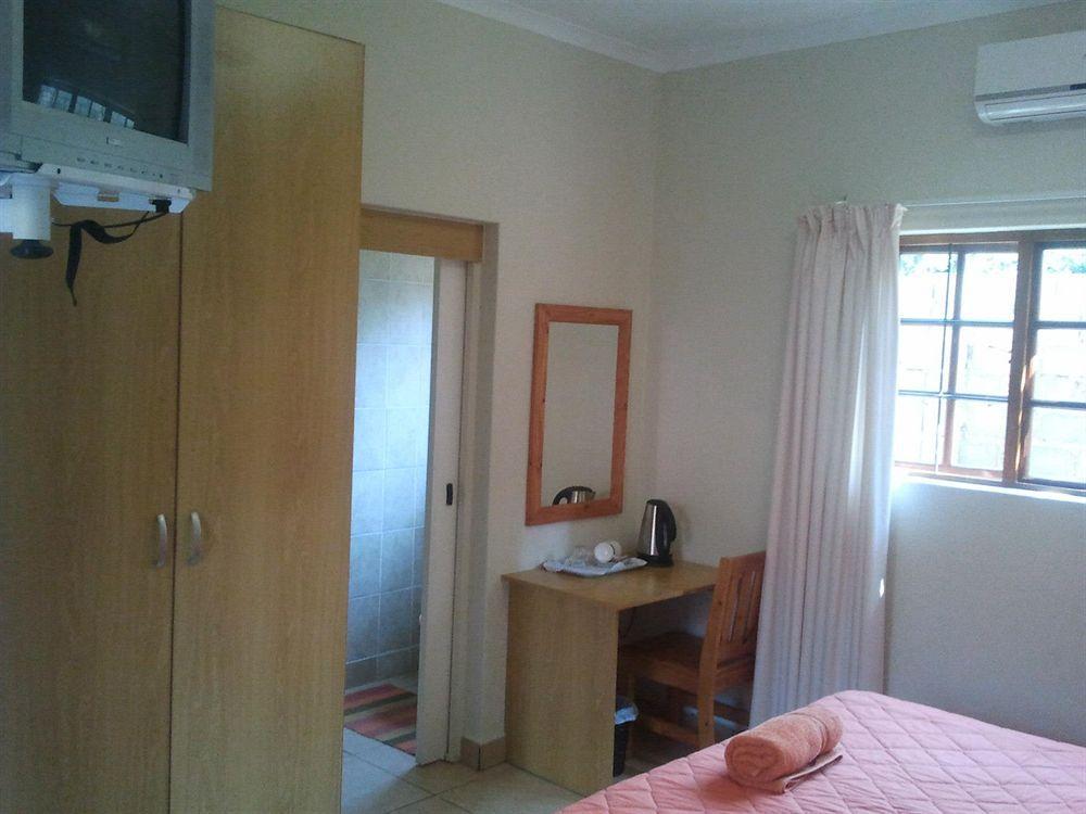 Country Link Guest Lodge Komatipoort Kültér fotó