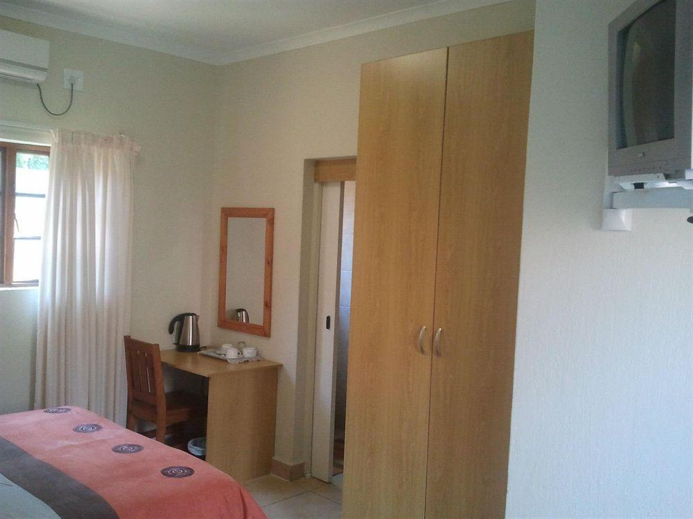 Country Link Guest Lodge Komatipoort Kültér fotó