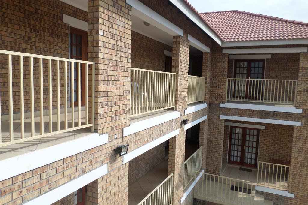 Country Link Guest Lodge Komatipoort Kültér fotó