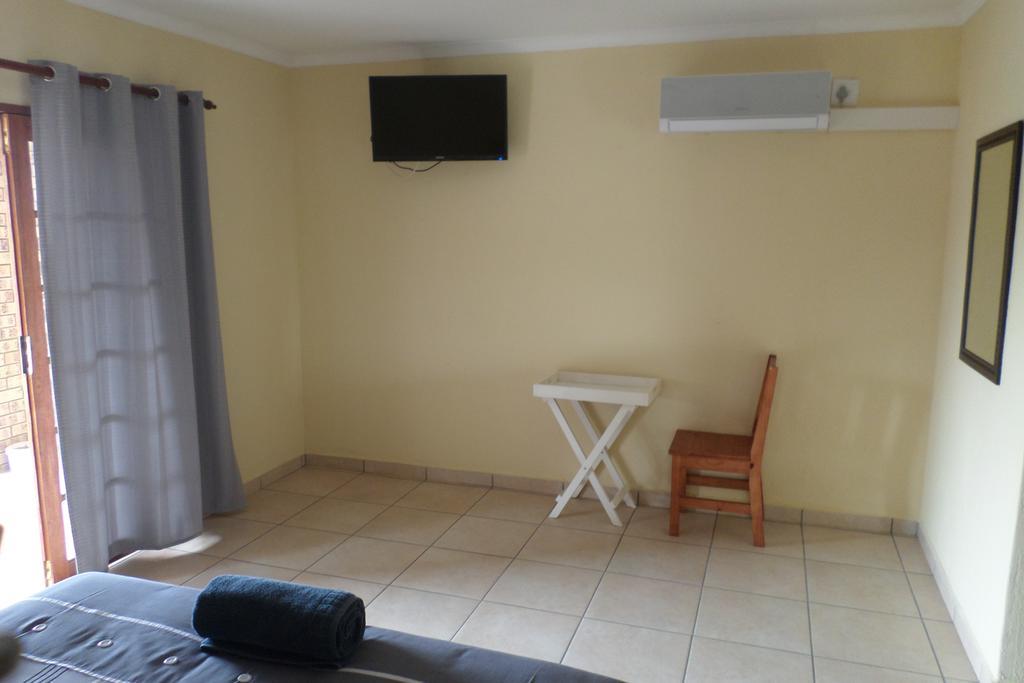 Country Link Guest Lodge Komatipoort Kültér fotó