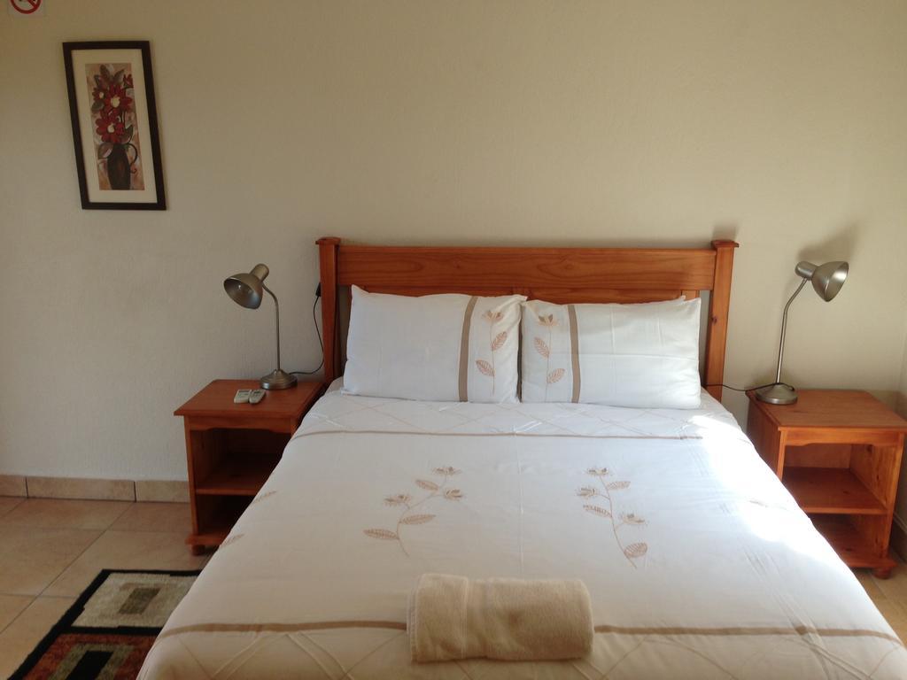 Country Link Guest Lodge Komatipoort Kültér fotó
